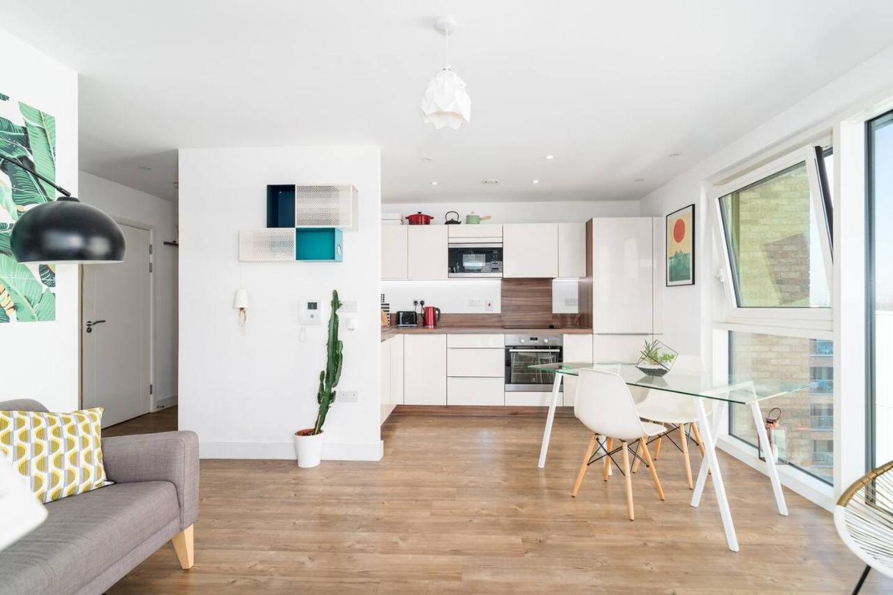 Joivy Lovely Studio Flat With Terrace In Southeast Londen Buitenkant foto